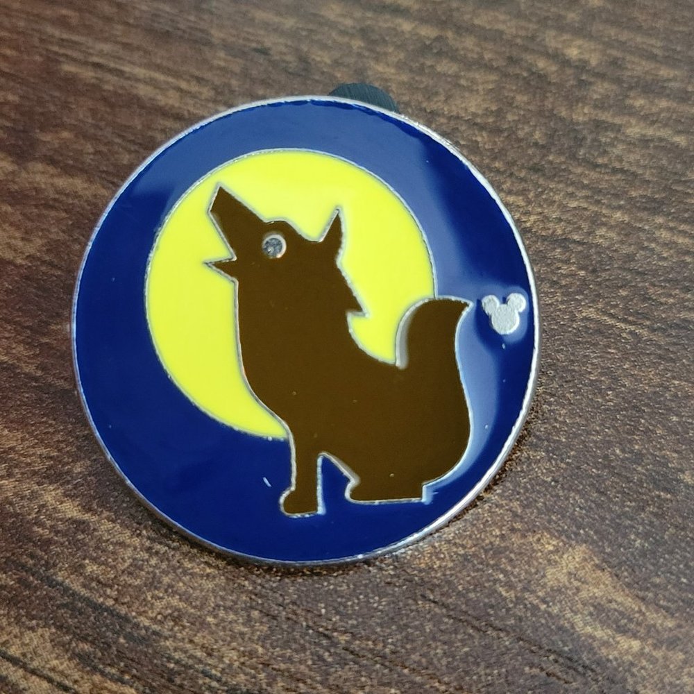 3/$20, 4/$25, 5/$30 – Disney Pin - Wilderness Explorer Wolf Badge (Up)